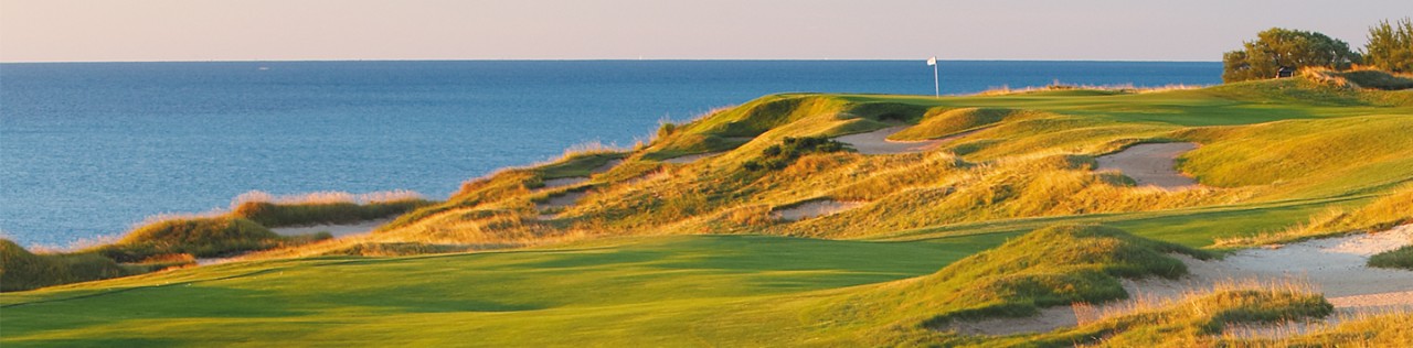 golf club green hills and ocean view
