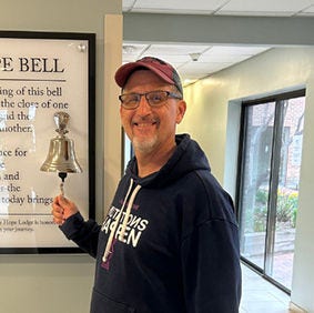 Duane Steiner, lung cancer survivor ringing bell