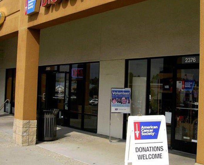Front exterior photograph of the Auburn, CA American Cancer Society Discovery Shop