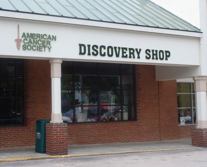 Front exterior photograph of the Roanoke, VA American Cancer Society Discovery Shop