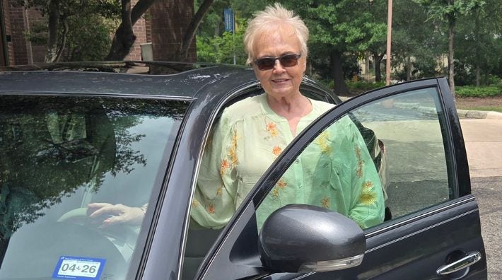 Lina Arnold, volunteer