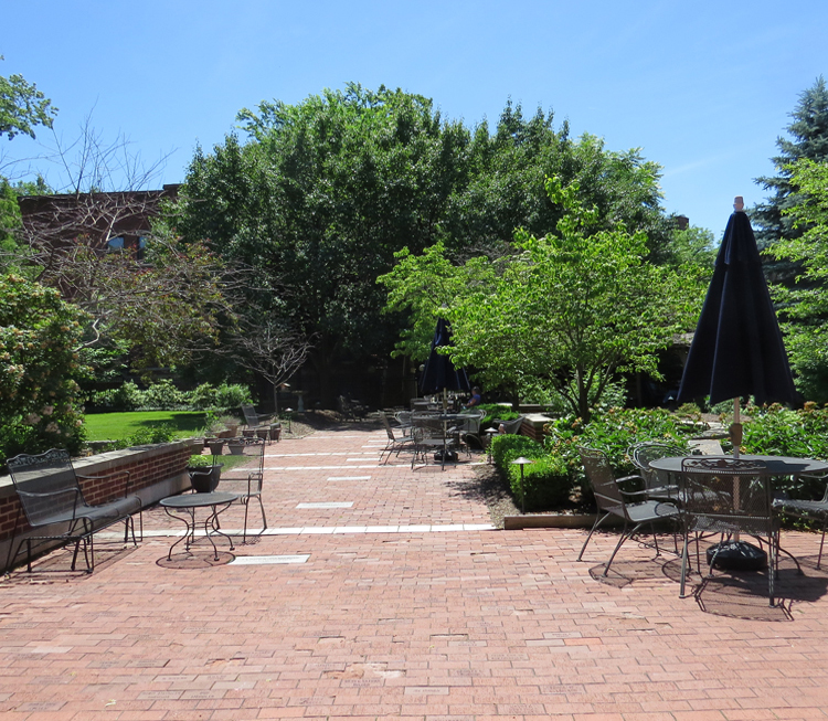 Cleveland, OH Hope Lodge Patio