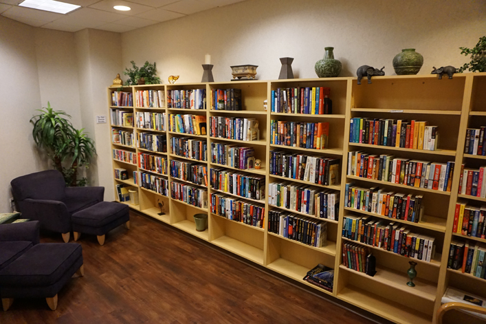 Tampa, FL Hope Lodge Library