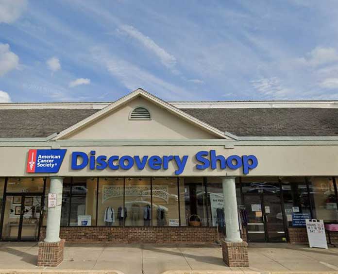 Chardon, OH Discovery Shop front of store