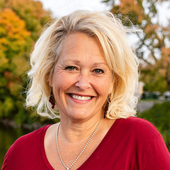 Vickie Freyleue headshot